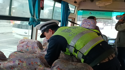 绥宁县开展校车联合执法行动  增强校车安全“防火墙”