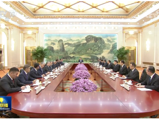 习近平集体会见上海合作组织成员国外长理事会会议外方代表团团长