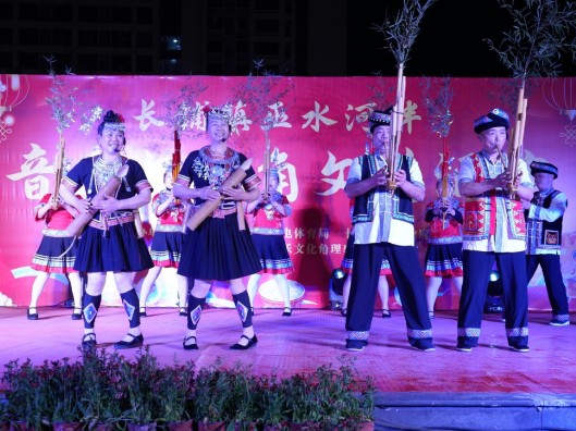 长铺镇：元宵夜闹绿洲 欢乐喜庆度佳节