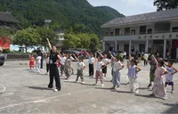 湖南师大体育学子走进佘家村 多彩活动点亮乡村孩童暑期时光
