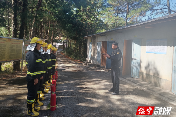 绥宁县应急管理局开展烟花爆竹消防安全应急演练