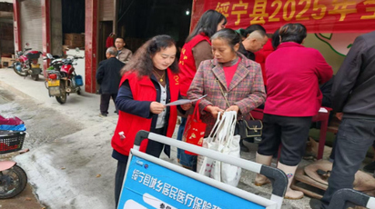 河口乡：人大代表一线履职 医保政策精准送达
