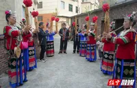 绥宁通道两地侗胞欢聚陇城镇 共庆石姓侗年 传承非遗文脉
