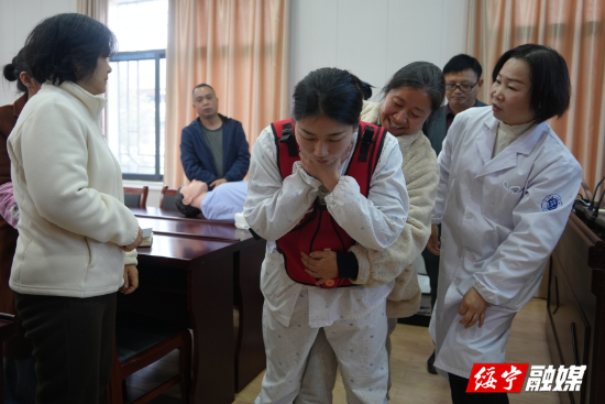 绥宁县红十字会走进县审计局 开展应急救护培训