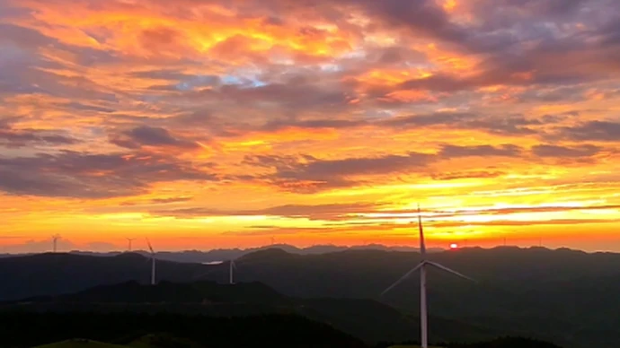 宝鼎山：初夏晚霞绘就梦幻画卷