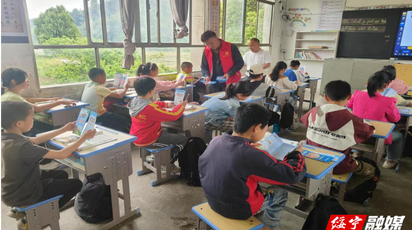 唐家坊镇：开展校园安全宣传 筑牢安全防线