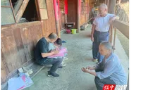乐安铺乡：入户宣传学生防溺水安全知识