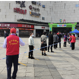 新宁：志愿者贴心服务情暖“疫”线