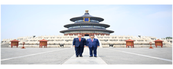 习近平同美国总统特朗普参观天坛