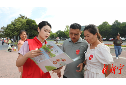 国庆志愿服务扮靓崀山景区