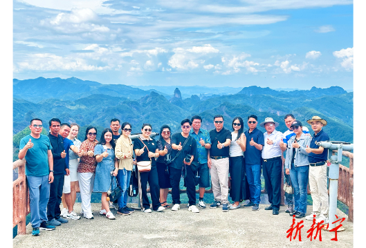 老挝代表团一行畅游崀山