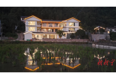 崀山：岩缝生花开出“共富民宿”