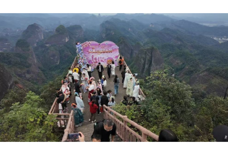 雨后天晴景更美 崀山国庆假期文旅热度持续攀升