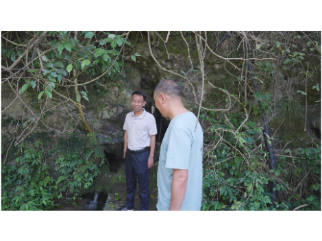 彭洪兵督导检查溶洞污染排查整治工作