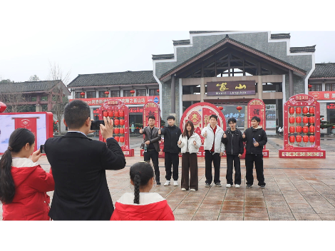 【新春走基层】崀山：文明旅游伴新春 景美情浓年味足