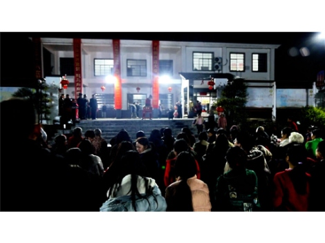 【新春走基层】桃花村：“村晚”年味浓 文明新风扬