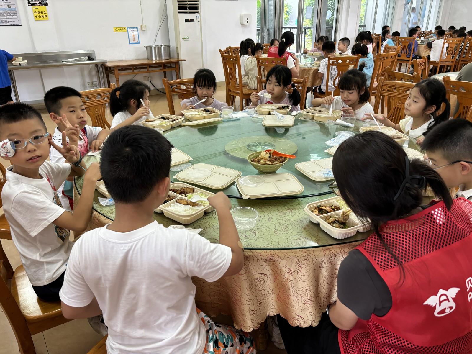 午餐~1.jpg