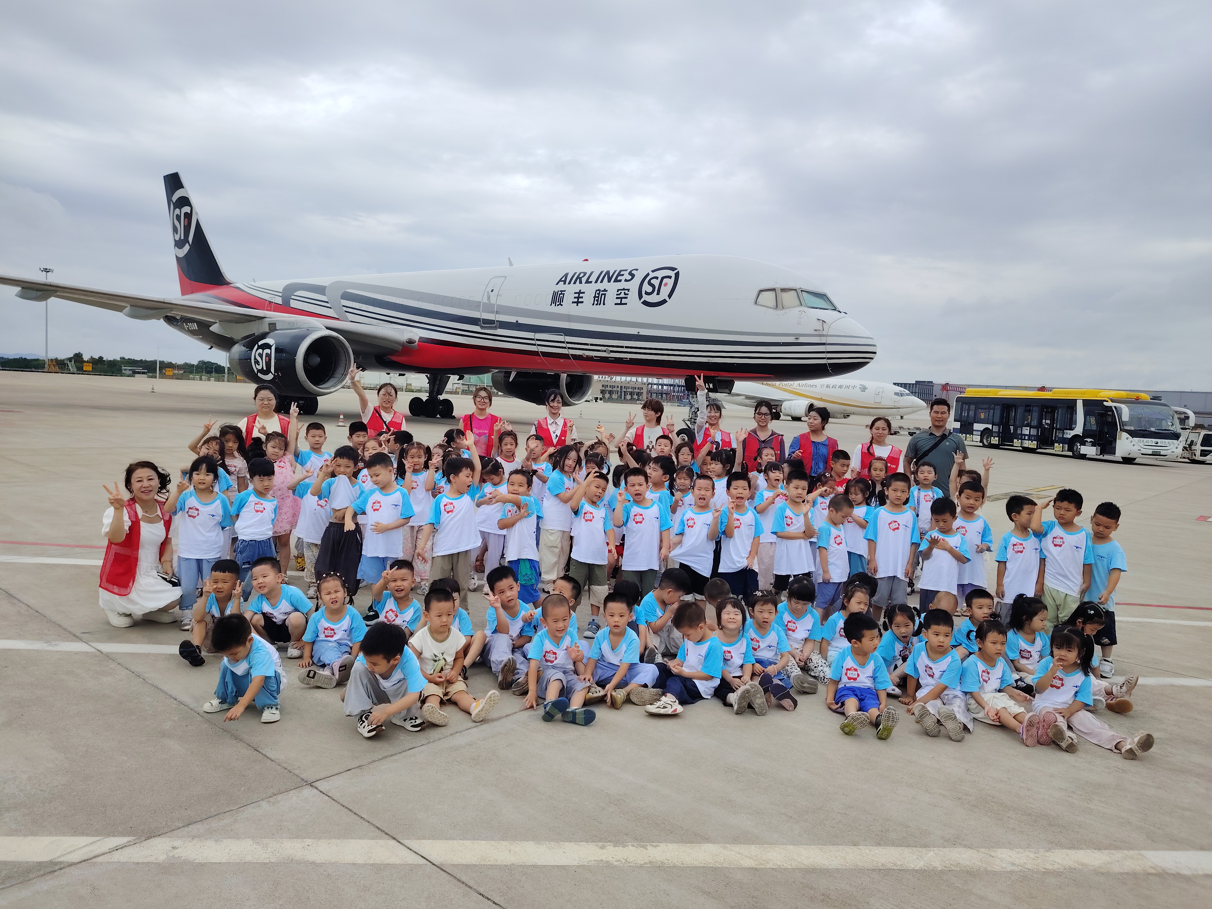 6.机场参观4.jpg