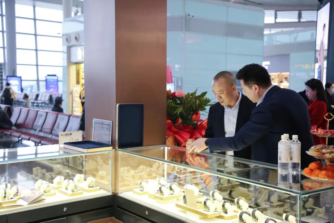 5fbba8d509dd52a1d2bba6266b12e842.jpg 5fbba8d509dd52a1d2bba6266b12e842.jpg