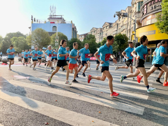 衡山：全民健身，快乐毅行，用脚步“一路生花”510.png