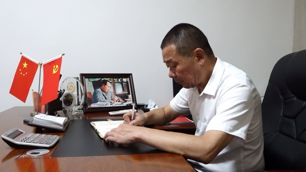 【人大代表风采】 刘晓阳：乡村文化旅游能人 带领乡亲吃上“旅游饭”3.jpg