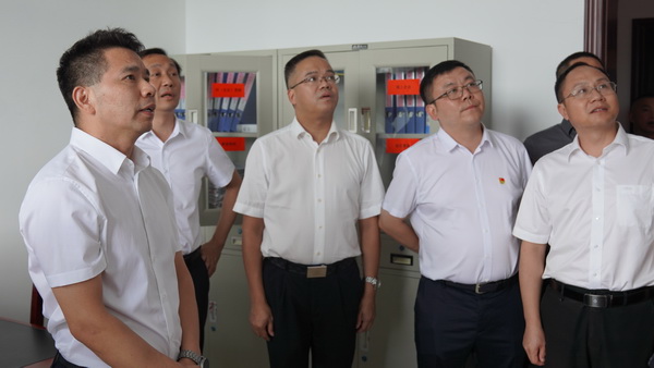 省统计局调研我县统计规范化建设、基层基础工作2.jpg 省统计局调研我县统计规范化建设、基层基础工作2.jpg