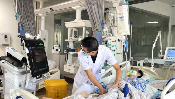 夏龙江2.jpg