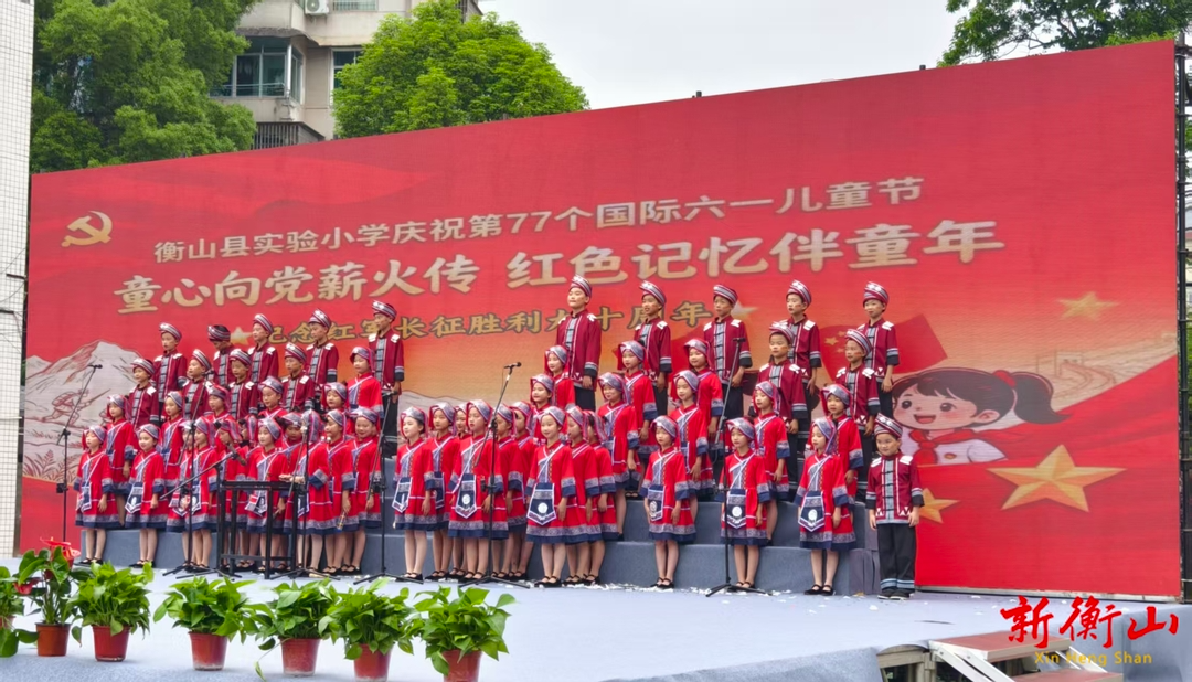 县实验小学举办庆“六一”合唱比赛