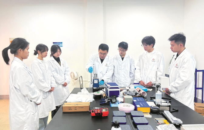 让职业教育与产业发展“同向而行”——以产教融合服务区域经济发展的“郴州样本”