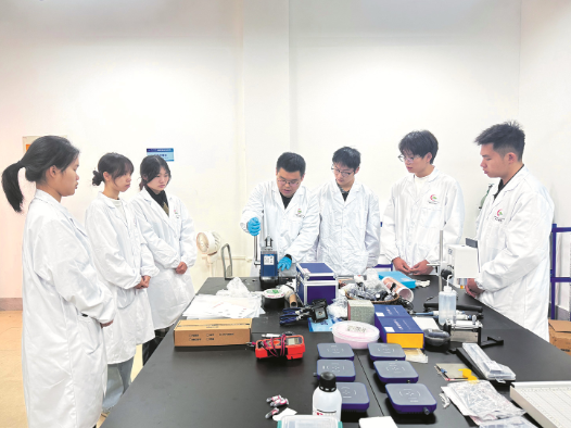 让职业教育与产业发展“同向而行”——以产教融合服务区域经济发展的“郴州样本”