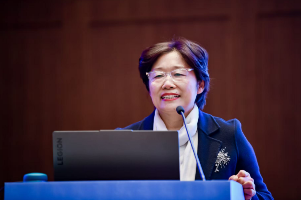 三级研究员、湖南省教育学会小学语文教学专业委员会理事长吴亚西：整本书阅读需提质，重在激发兴趣、走向核心素养