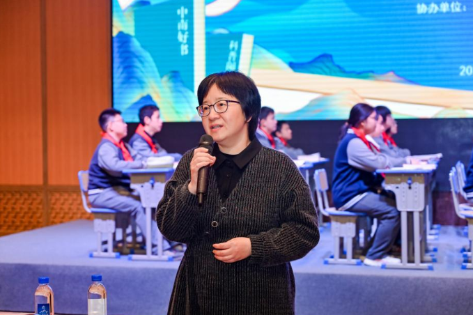 从深读到思辨：探索整本书阅读的系统化路径