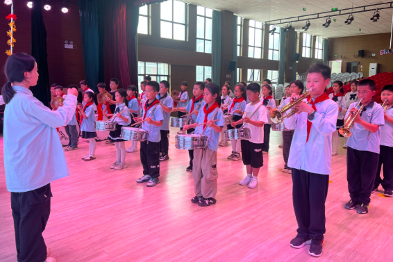 鼎城区永安小学：沅水河畔的鼓号队奏响少先队进行曲