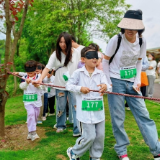 龙山县皇仓幼儿园：亲子森林运动会共绘欢乐画卷