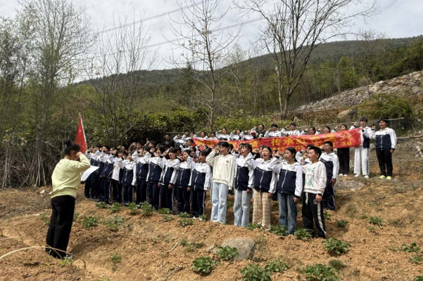 【慈利站】赵家岗土家族乡中学：清明祭英烈  弘扬爱国情