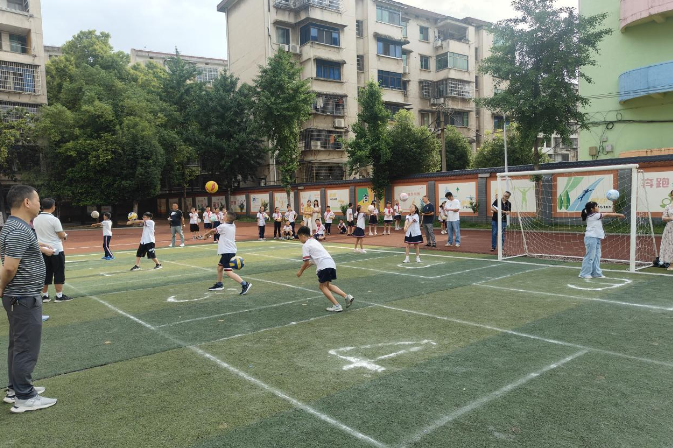 【资阳站】益阳市人民路小学：“排”山倒海，“球”出风采