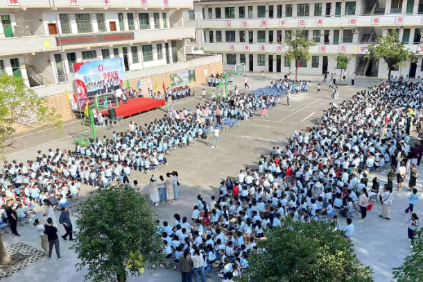 【衡东县站】新塘镇中心学校：歌声飞扬庆“六一”