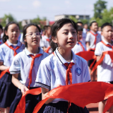 南县洗马湖学校：“童”心向党，“巾”彩启航