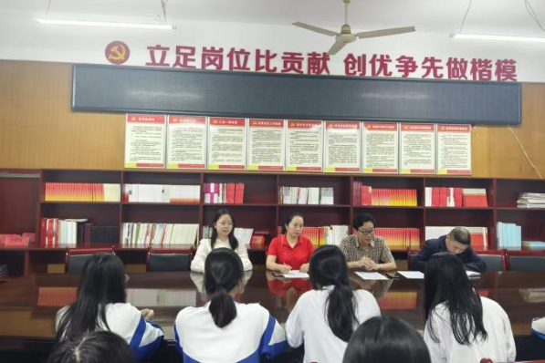 【攸县站】攸县第四中学：小记者齐聚一堂 共商新闻成长之路