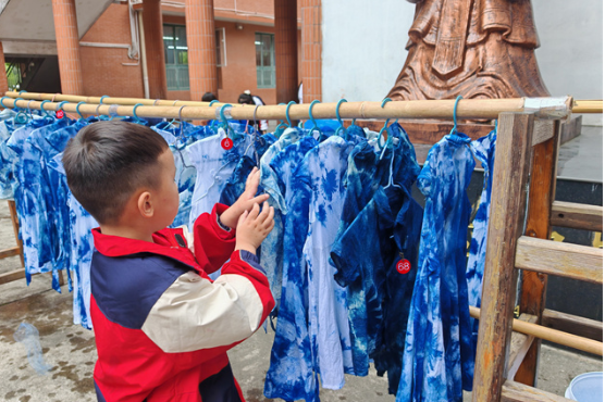 新晃兴隆中心幼儿园：侗韵童趣 染香端午