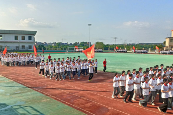 【衡东县站】衡东五中：步伐铿锵展英姿 跑操展示显风采