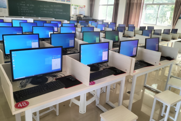 【慈利站】高峰土家族乡中学：乡村教室焕新“智慧大脑”