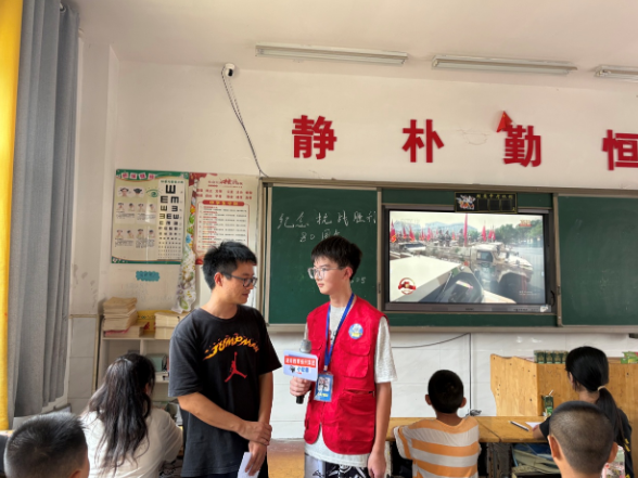【新邵站】大新镇中学：师生同观阅兵盛典，传承抗战精神