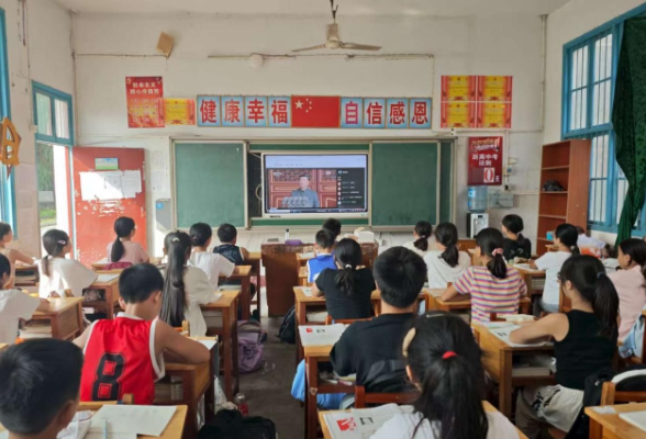 【慈利站】通津铺镇中学：凝聚爱国之情，砥砺报国之志