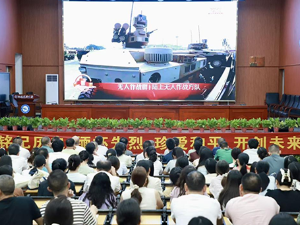 【衡阳县站】英南学校：汲取阅兵精神力量 厚植爱国主义情怀