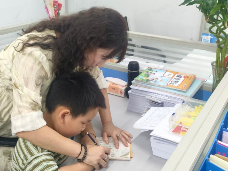 【辰溪站】以爱育爱，静待花开，育才学校一年级教师团队守护萌娃成长