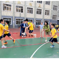 【耒阳站】长绳翻飞展风采，团结协作聚班魂，实验小学举行跳长绳比赛