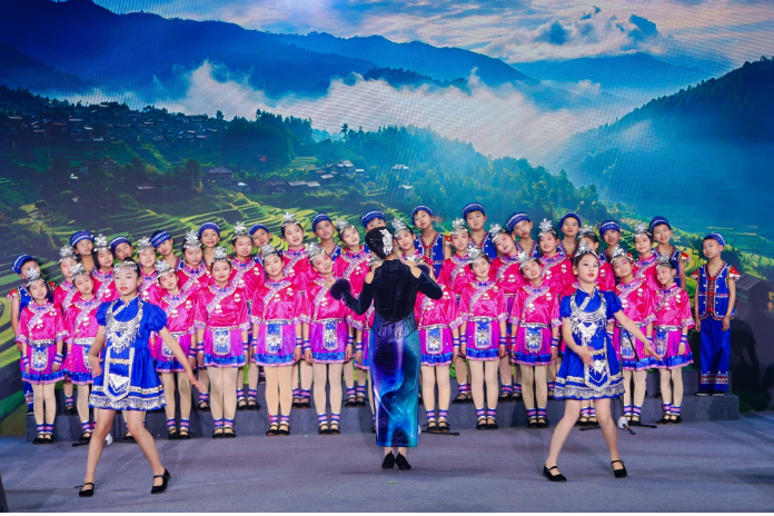 【衡阳县站 | 我的寒假社会实践】西渡镇中心小学：“小麻雀”唱响鸟巢春晚