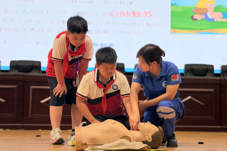 【嘉禾站】珠泉二完小防溺水安全宣讲演练超“燃”开课