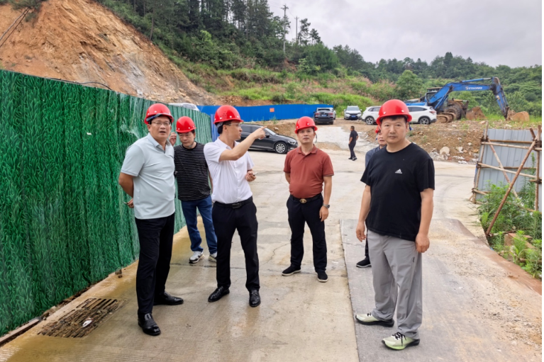 新化：专班紧盯学校改扩建，锁定8月完工保秋季学位